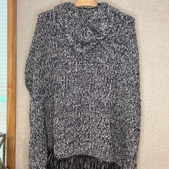 Forever 21 Black and Gray Knit Poncho - Picture 2 of 3